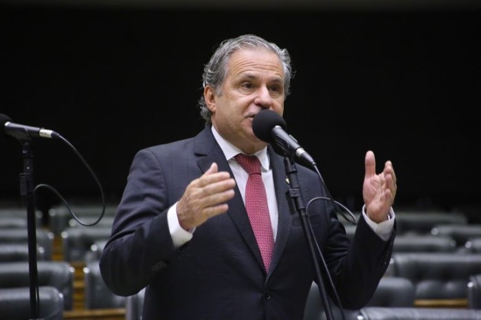 CCJ aprova criação de campanha nacional para doação de córneas