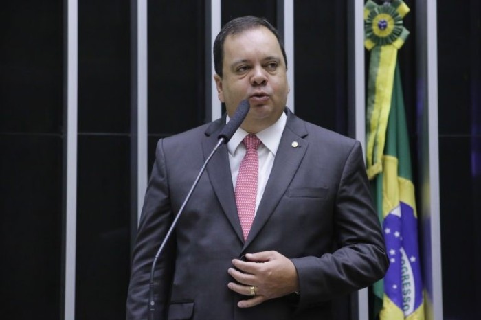Projeto que limita alíquotas sobre combustível e energia não fere o pacto federativo, diz relator