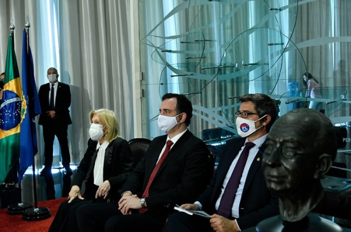 Neta do senador Francisco Salles e avó do senador Carlos Portinho, Maria Heloísa discursou na cerimônia - Geraldo Magela/Agência Senado