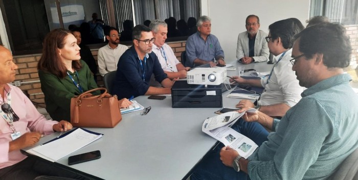 Embasa se compromete a contratar carros-pipa para amenizar efeitos da falta de água na zona rural