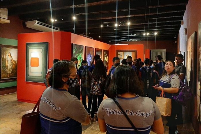 Alunos do nordeste do Pará visitam espaços da Secult