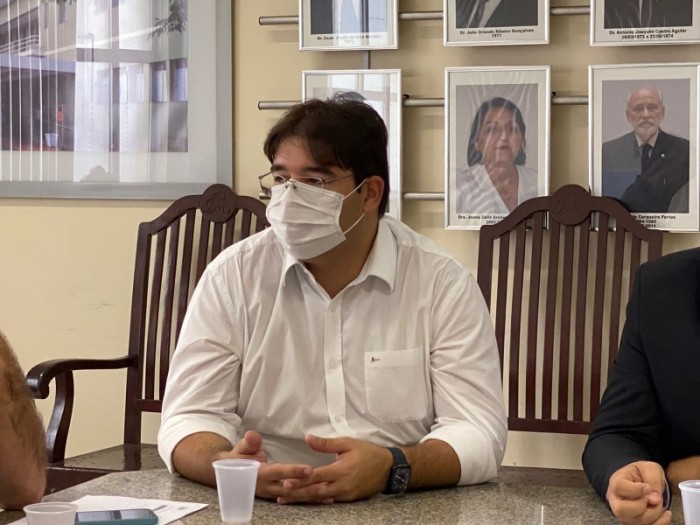 COE determina volta da obrigatoriedade do uso de máscaras em ambientes fechados