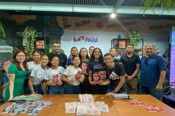 Alunos da rede pública estadual lançam 'Travessias Poéticas' na Feira do Livro