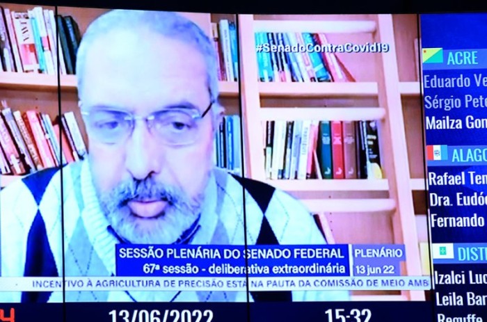 O senador Paulo Paim participa da sessão deliberativa de forma remota - Jefferson Rudy/Agência Senado