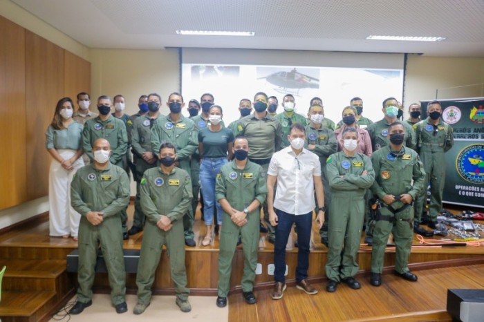 Profissionais do Centro de Operações Aéreas recebem treinamento operacional