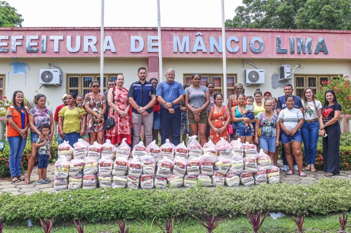 Em Mâncio Lima, governo do Estado beneficia 200 famílias com ajuda humanitária