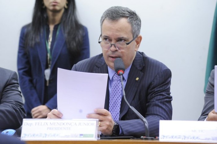 Júnior defende repercussões também no âmbito eleitoral para quem não tem senso de coletividade - (Foto: Cleia Viana/Câmara dos Deputados)