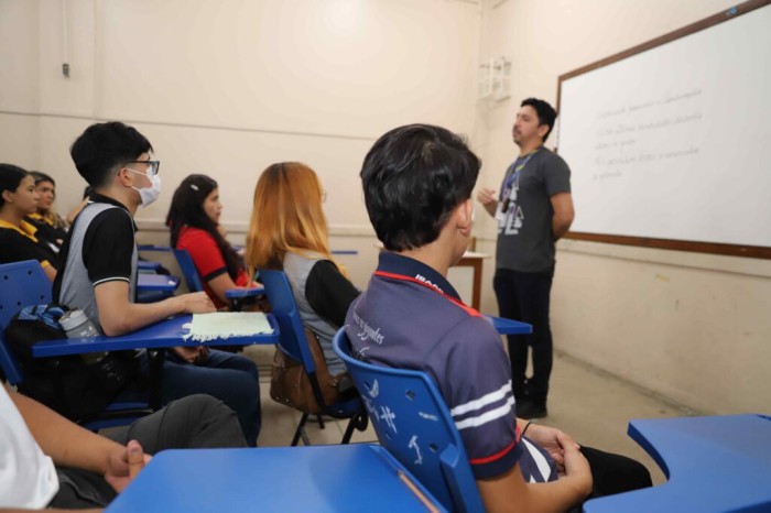 Em Manaus, escolas estaduais iniciam aplicação das provas do Saeb 2023