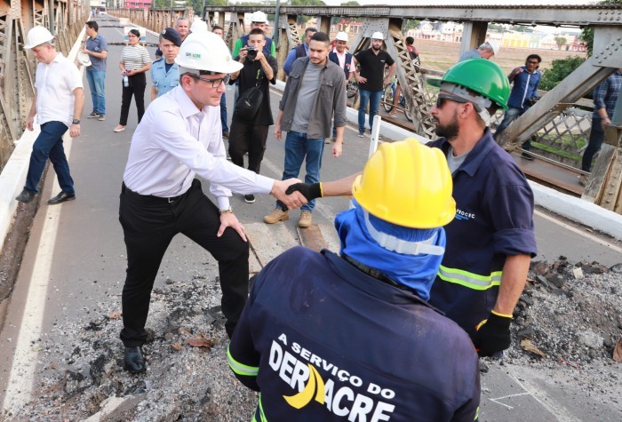 Governador Gladson Cameli inspeciona obras de reforço na Ponte Metálica Juscelino Kubitschek