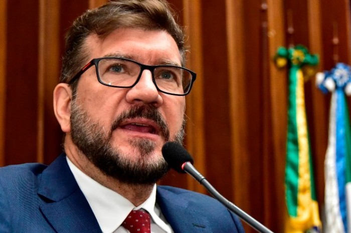 “Estamos aqui pra votar projetos relevantes à sociedade e não, 'perfumaria' ”, diz Kemp