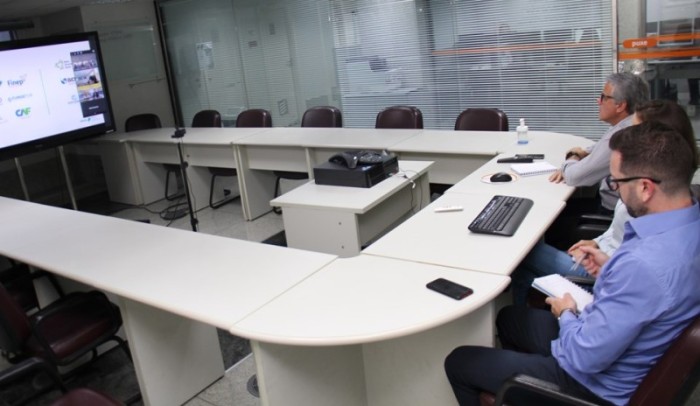 Bandes participa de reunião com Banco Regional do Extremo Sul
