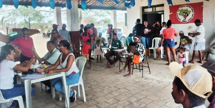 Comunidade de assentamento recebe assistência social e de saúde
