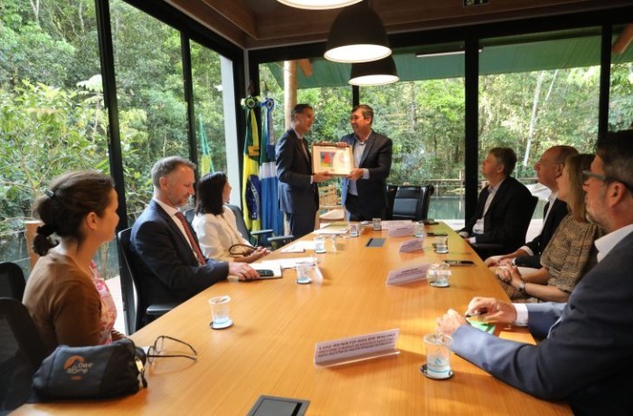 Em reunião, governador discute futuras relações comerciais e intercâmbio com cônsul da França