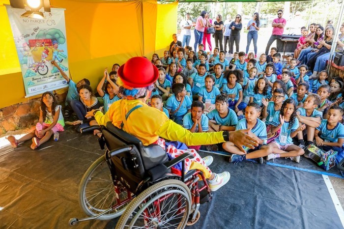 Teatro conscientiza estudantes do Gama sobre acessibilidade e inclusão