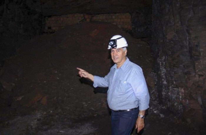 Reinaldo Azambuja visita mineradora em Corumbá e defende solução logística pela Hidrovia do Paraguai