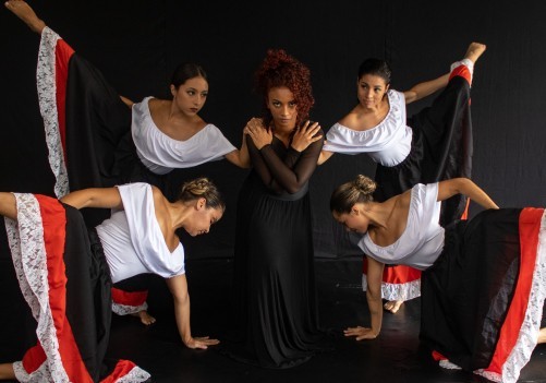 Corpos e Formas Cia de Dança apresenta “Noite Clara, Campo Santo” no Teatro Cacilda Becker (RJ)