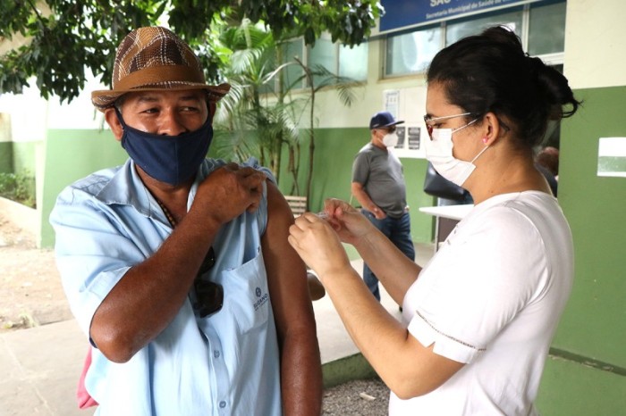 Dia D de vacinação contra Covid-19 em Conquista vacina mais de 1.400 pessoas