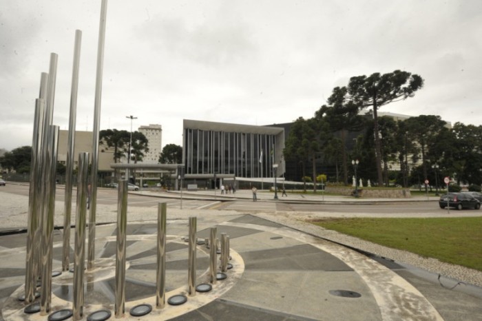 Assembleia presta homenagem póstuma ao jornalista Fábio Campana na sessão plenária de segunda-feira (13). / Créditos: Sandro Nascimento/Alep