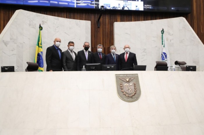 Deputados Nereu Moura, Elio Rusch, Adelino Ribeiro e Pedro Bazana reassumem mandato na Assembleia Legislativa. / Créditos: Dálie Felberg/Alep
