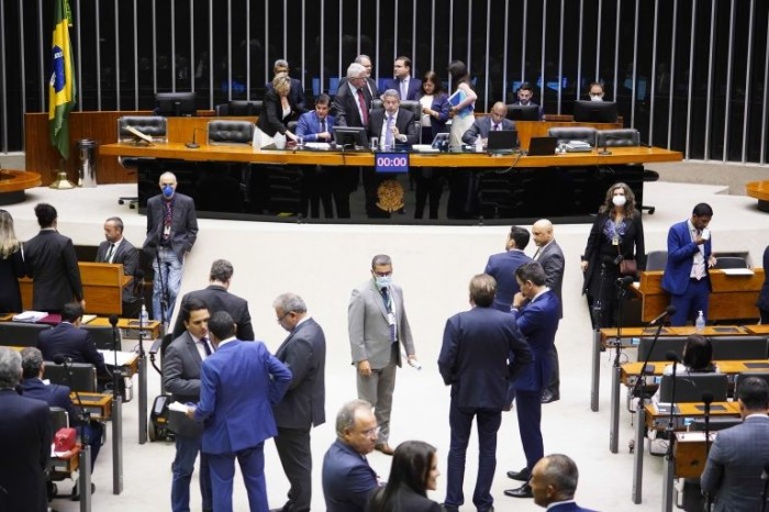 Deputados analisam MP que cria sistema eletrônico de registros públicos; acompanhe