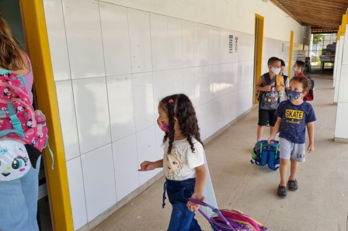 Início do ano letivo nas escolas municipais com 100% de aulas presenciais tem avaliação positiva