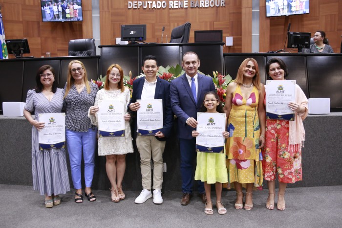 Sessão Especial homenageia as dez melhores escolas municipais do “Prova Cuiabá”