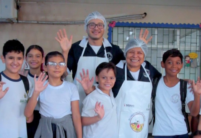 “Recebemos de volta o amor que entregamos cozinhando”, afirma merendeiro da rede estadual de ensino