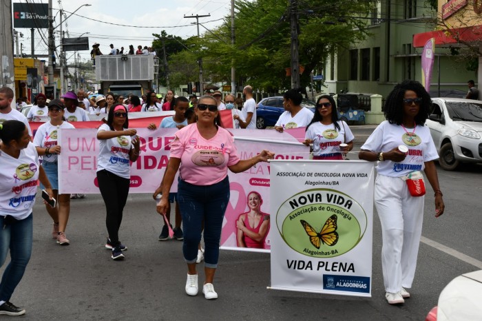 Com apoio da Prefeitura de Alagoinhas, Associação de Oncologia Nova Vida promove Caminhada do Outubro Rosa