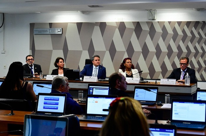 Maioria de debatedores em audiência na CCJ apoiou aprovação da PEC 45/23, que criminaliza o porte de qualquer quantidade de drogas - Foto: Waldemir Barreto/Agência Senado