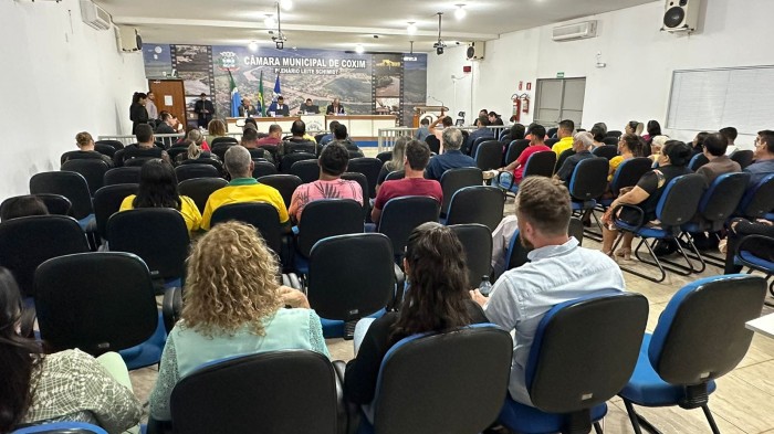 Sessão na Câmara Municipal de Coxim celebra cidadãos com entrega de Moções de Congratulação