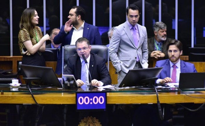 Deputado Sóstenes Cavalcante preside a sessão do Plenário desta terça-feira - (Foto: Zeca Ribeiro/Câmara dos Deputados)
