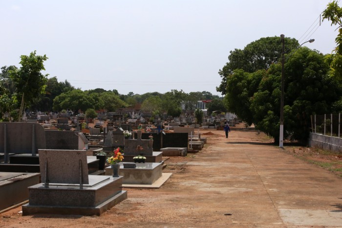 Prefeitura de Gurupi conclui limpeza nos cemitérios para o Dia de Finados