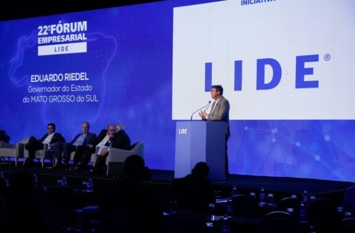 Governador defende em fórum empresarial agro sustentável e tecnológico como expoente de MS