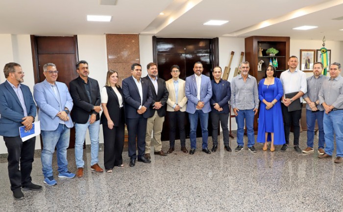 Governador Wanderlei Barbosa recebe presidente da BRK e deputados para discutir mais transparência nas tarifas de água no Tocantins