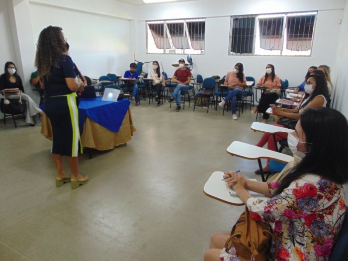 Secretaria Municipal de Educação alinha demandas para o ano letivo com equipe multiprofissional