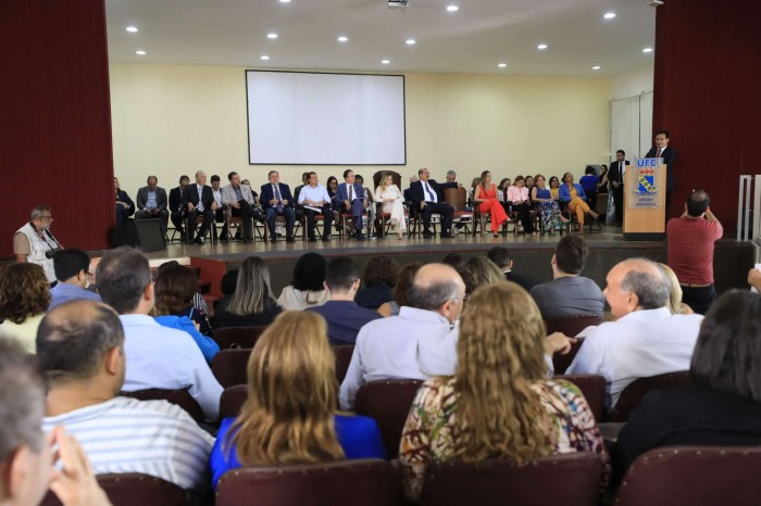 Governadora em exercício Jade Romero participa de reunião do CNE junto ao ministro Camilo Santana, em Fortaleza