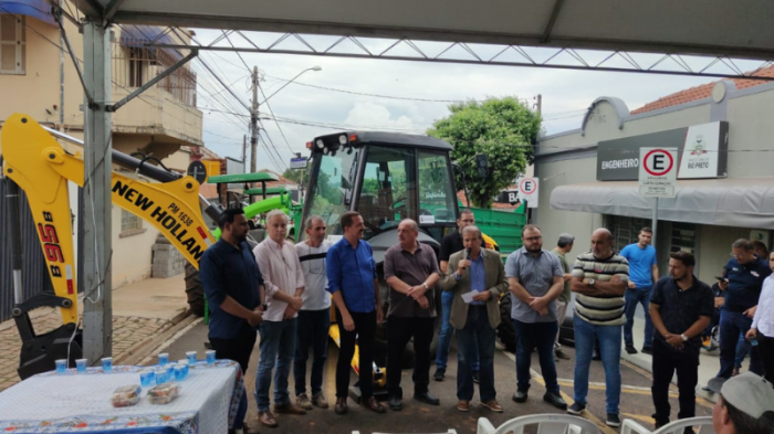 Agricultura recebe mais 6 novos veículos e equipamentos