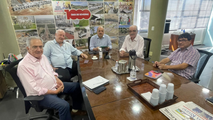 Pauléra realiza primeira reunião com secretários