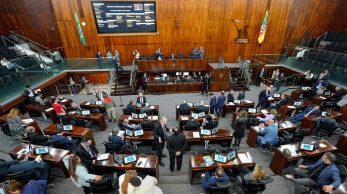 Sessão desta terça (6) aprovou ainda outros projetos de lei encaminhados pelo Executivo -Foto: Celso Bender/Ascom ALRS