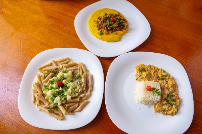 Equipes inscritas no Chefinho Germinar participam de oficina de manipulação de alimentos