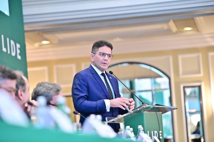 Em Washington, governador Gladson Cameli discursa sobre potencial de negócios do Acre durante encontro de empresários