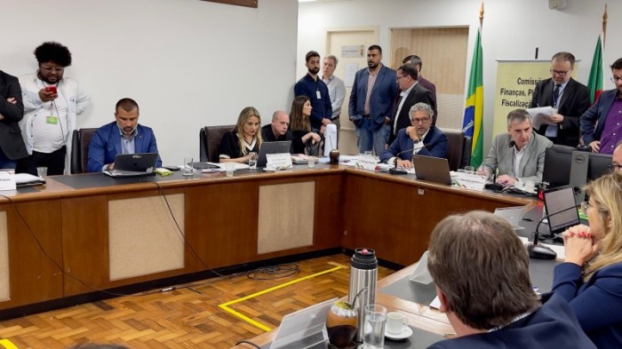 PLOA 2024 foi aprovada ao final da sessão por um placar de oito votos favoráveis e três contrários -Foto: Fabiano de Llano/SPGG