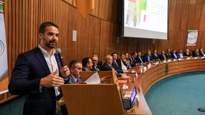 Em sua fala, Leite enumerou as ações do governo para recuperar e estimular a economia do Estado -Foto: Gustavo Mansur/Secom