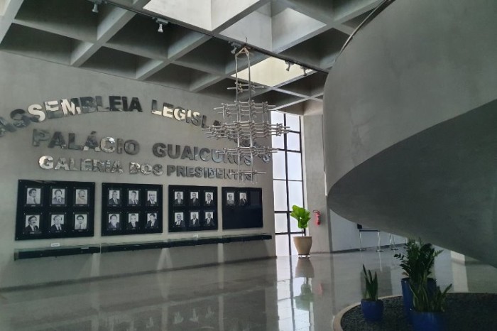 Projeto do Executivo altera o Programa MS Alfabetiza e cria o Prêmio Escola