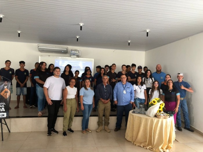 Costa Rica promove palestra sobre gentileza no trânsito na Escola Fábio...