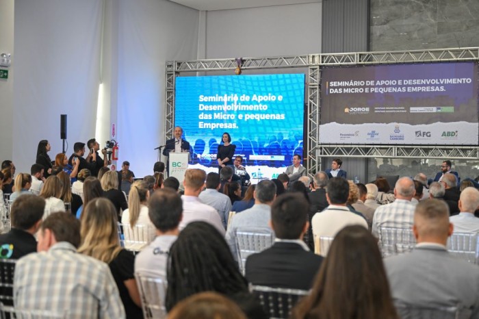 Jorginho Mello participa do Seminário de Apoio e Desenvolvimento das Micro e Pequenas Empresas