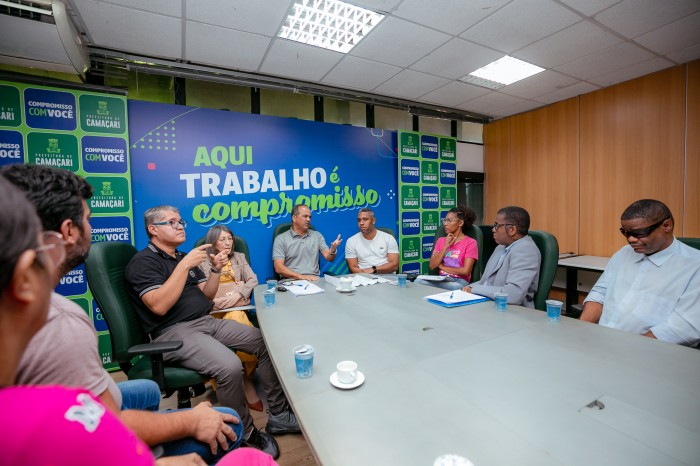 Prefeito se reúne com alunos do Centro de Apoio à Educação Inclusiva
