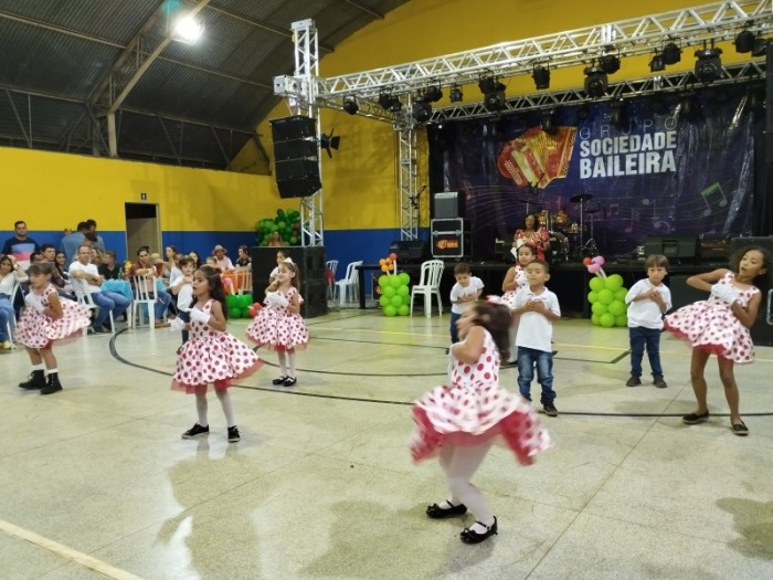 7ª Festa da Primavera encanta comunidade escolar da Escola Cotrisa de Baús