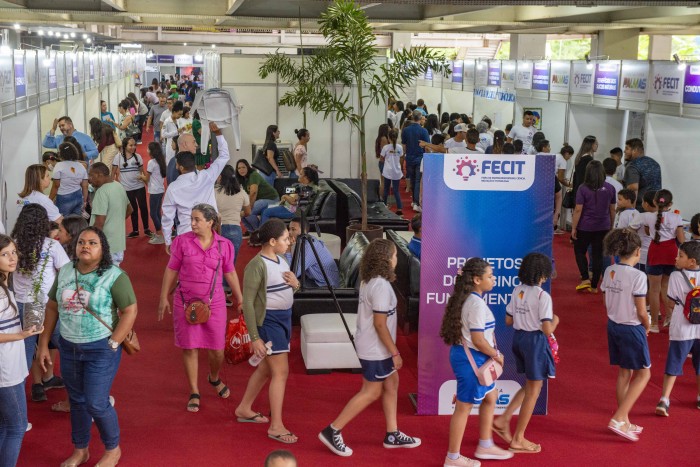 Prefeitura finaliza montagem da estrutura que abrigará a feira