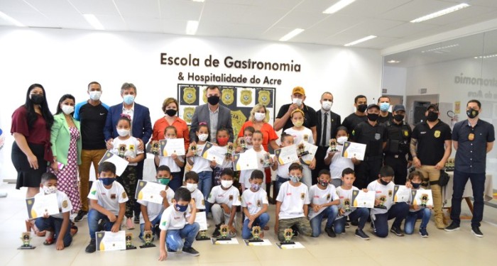 Governo realiza formatura do Projeto Polícia Civil na Escola